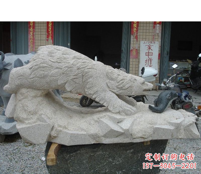 漯河北极熊精灵精致细腻的雕塑装饰