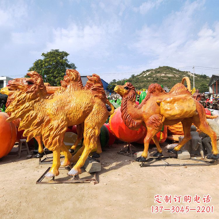 漯河玻璃钢彩绘仿真骆驼雕塑