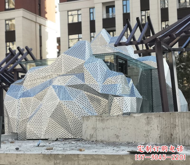 漯河不锈钢假山雕塑给空间带来更多活力