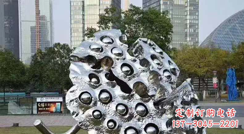 漯河不锈钢城市的莲蓬雕塑