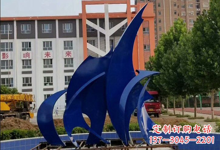 漯河不锈钢船帆雕塑象征着自由和希望