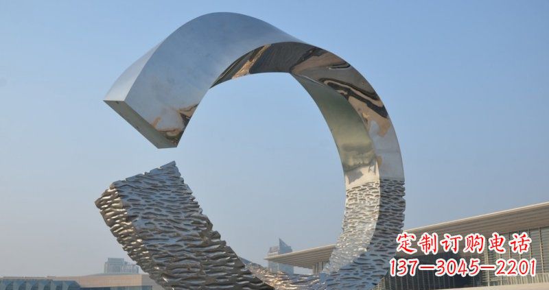 漯河环绕城市的不锈钢圆环雕塑