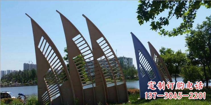 漯河不锈钢公园的船帆雕塑