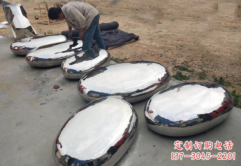漯河不锈钢鹅卵石雕塑精美外形给人以美的感受