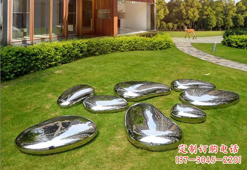 漯河不锈钢公园的鹅卵石雕塑