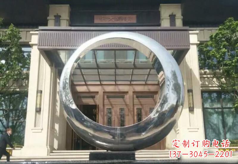 漯河不锈钢公园圆环雕塑精致美观的艺术品