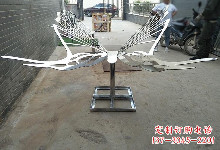 漯河非凡之美不锈钢公园的蝴蝶雕塑