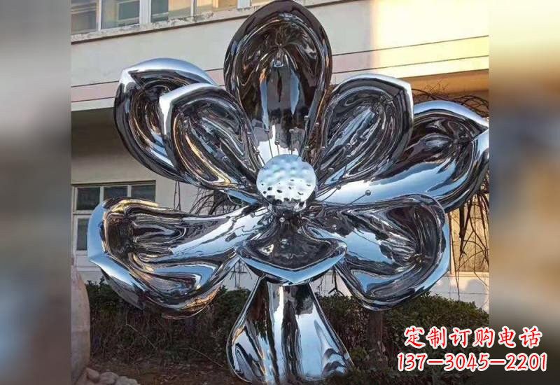 漯河不锈钢广场镜面莲花雕塑精美外形，传承佛教文化