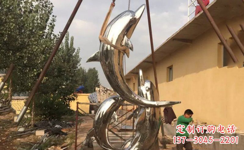 漯河不锈钢海豚雕塑美丽而又神秘