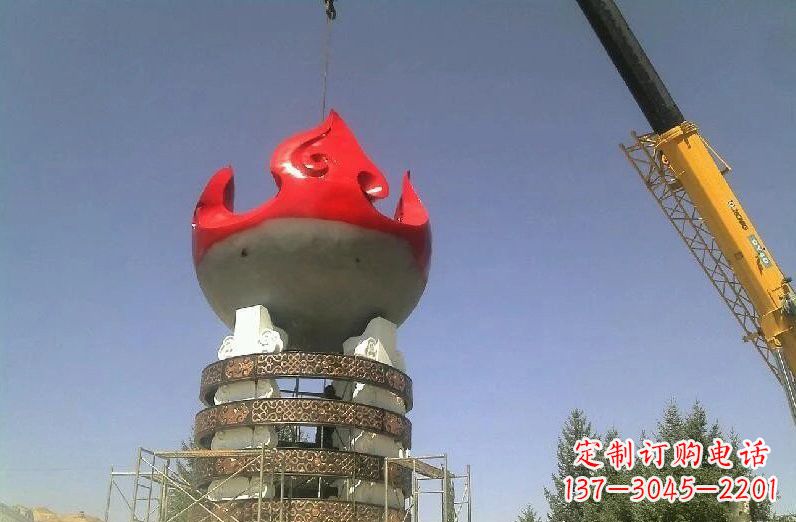漯河不锈钢火炬雕塑象征着永恒的精神