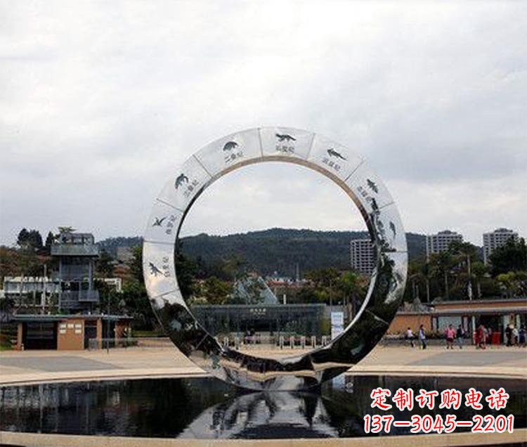 漯河恐龙圆环雕塑让恐龙永久存在