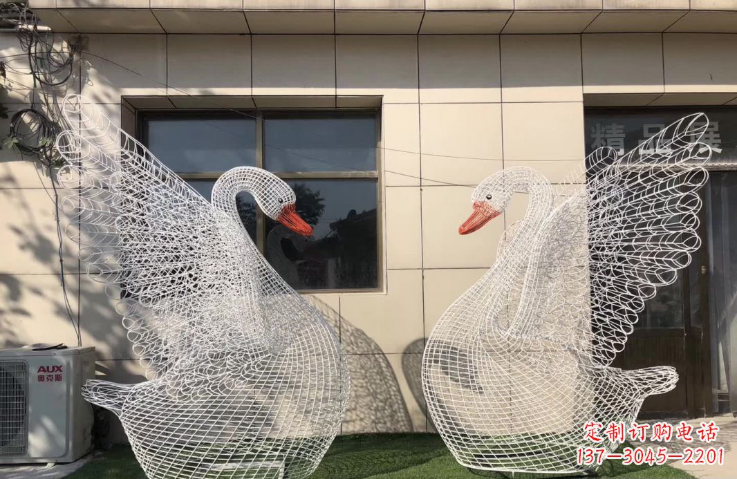 漯河不锈钢镂空天鹅雕塑象征着美丽的永恒