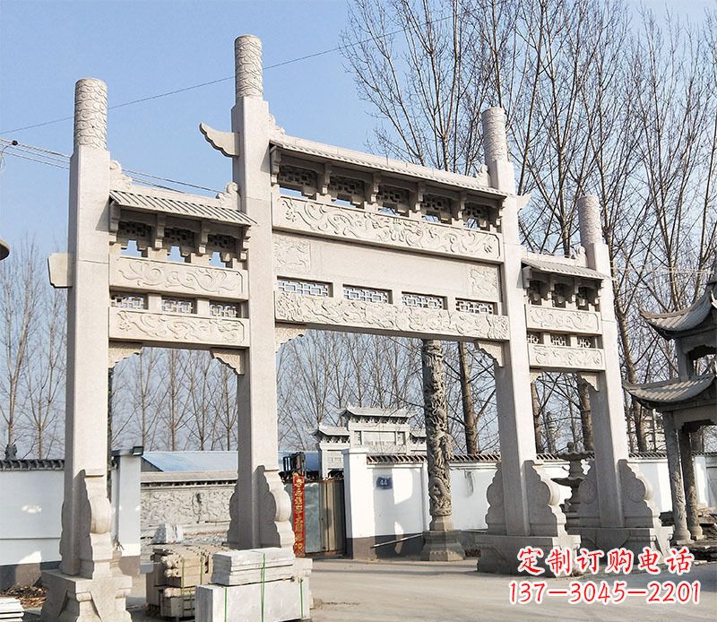 漯河村口的珍贵文化——牌坊雕塑