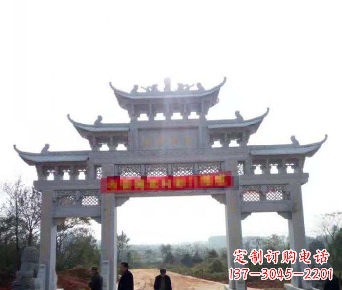 漯河三门石雕牌楼古老而精美的雕塑