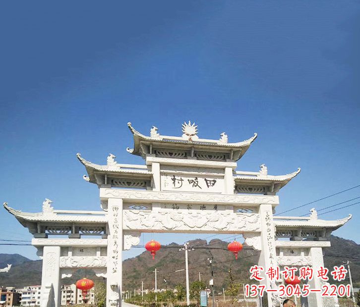 漯河村庄的牌坊雕塑