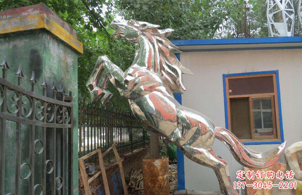 漯河优雅凌厉的不锈钢奔跑马雕塑
