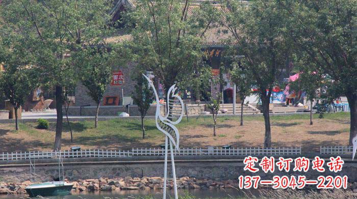 漯河融合瑞雪灵羽，灵灯晶莹不锈钢仙鹤雕塑