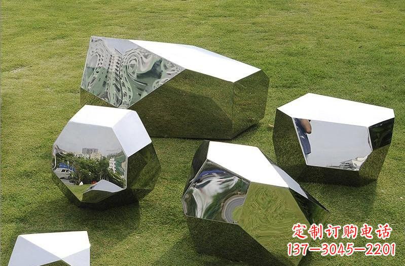漯河精美不锈钢鹅卵石几何雕塑