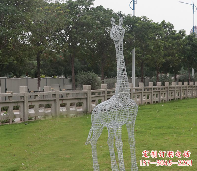 漯河浪漫活力·不锈钢镂空长颈鹿雕塑