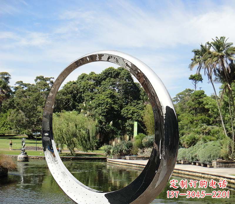 漯河水景不锈钢镜面圆环雕塑