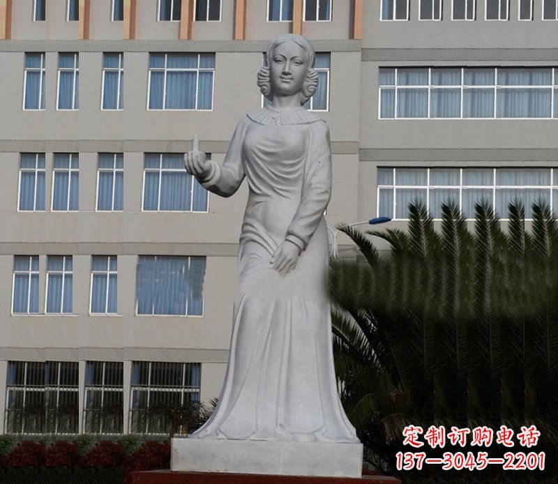 漯河提灯天使弗洛伦斯·南丁格尔石雕 (2)