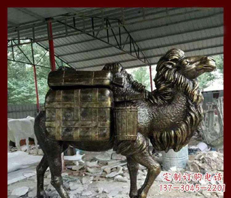 漯河拖行李的骆驼动物铜雕