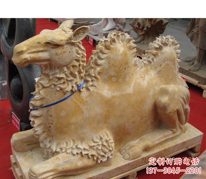 漯河晚霞红动物骆驼石雕