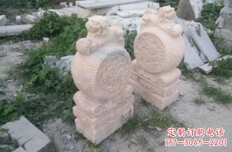 漯河晚霞红狮子门墩石雕