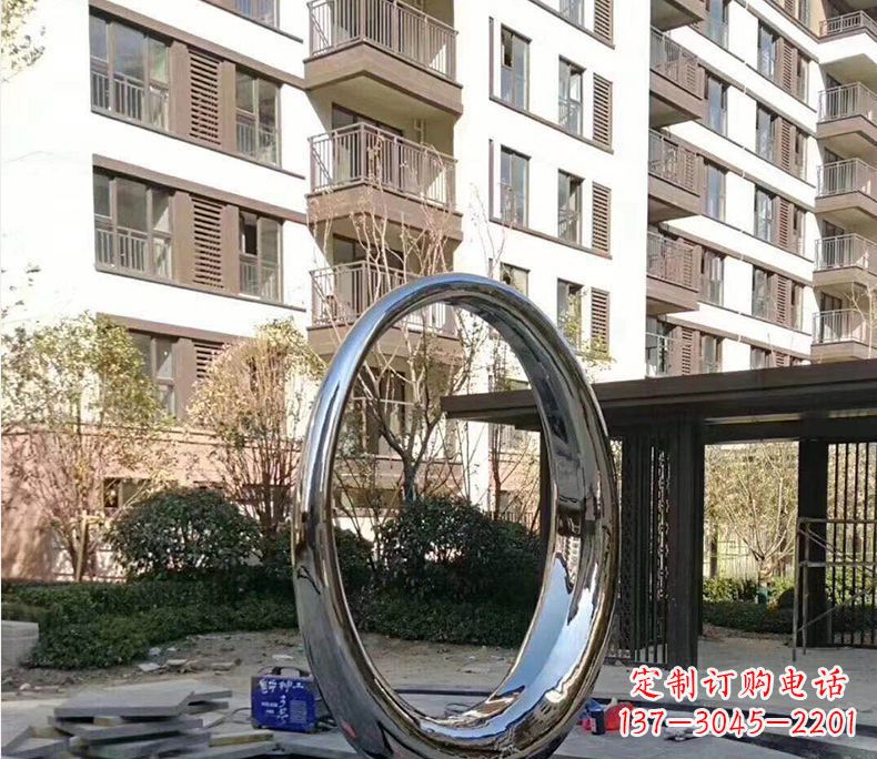 漯河小区不锈钢镜面圆环雕塑