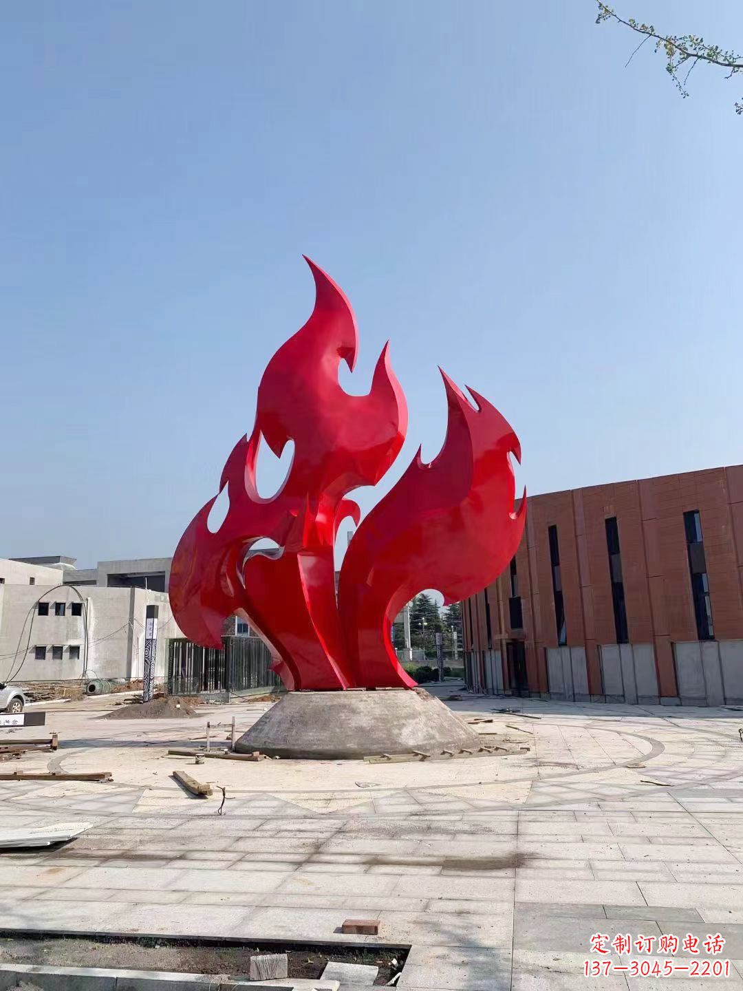 漯河大学操场抽象不锈钢火苗雕塑
